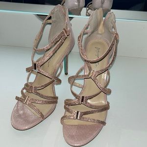 Betsy Johnson stilettos, great for a night out! Very comfy only wore on